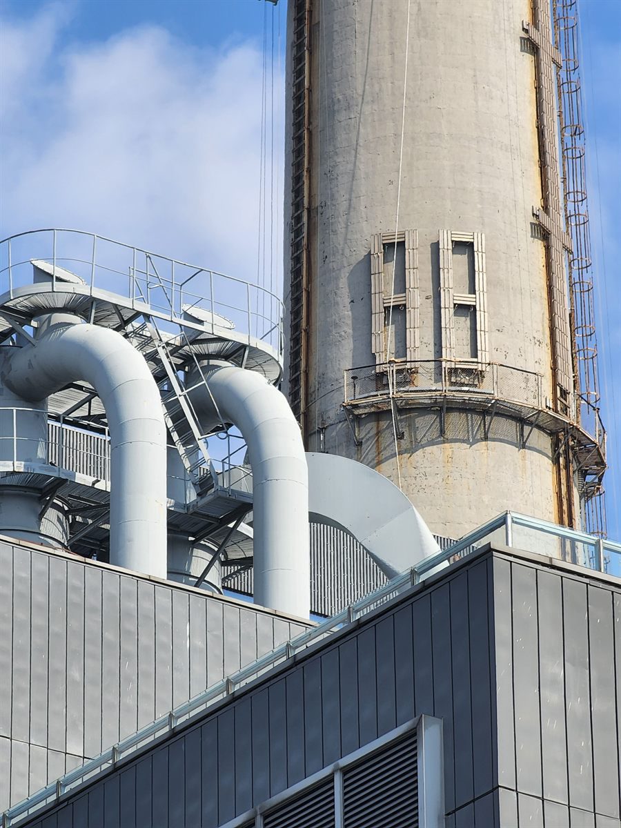 Power plant stack and steam ducting