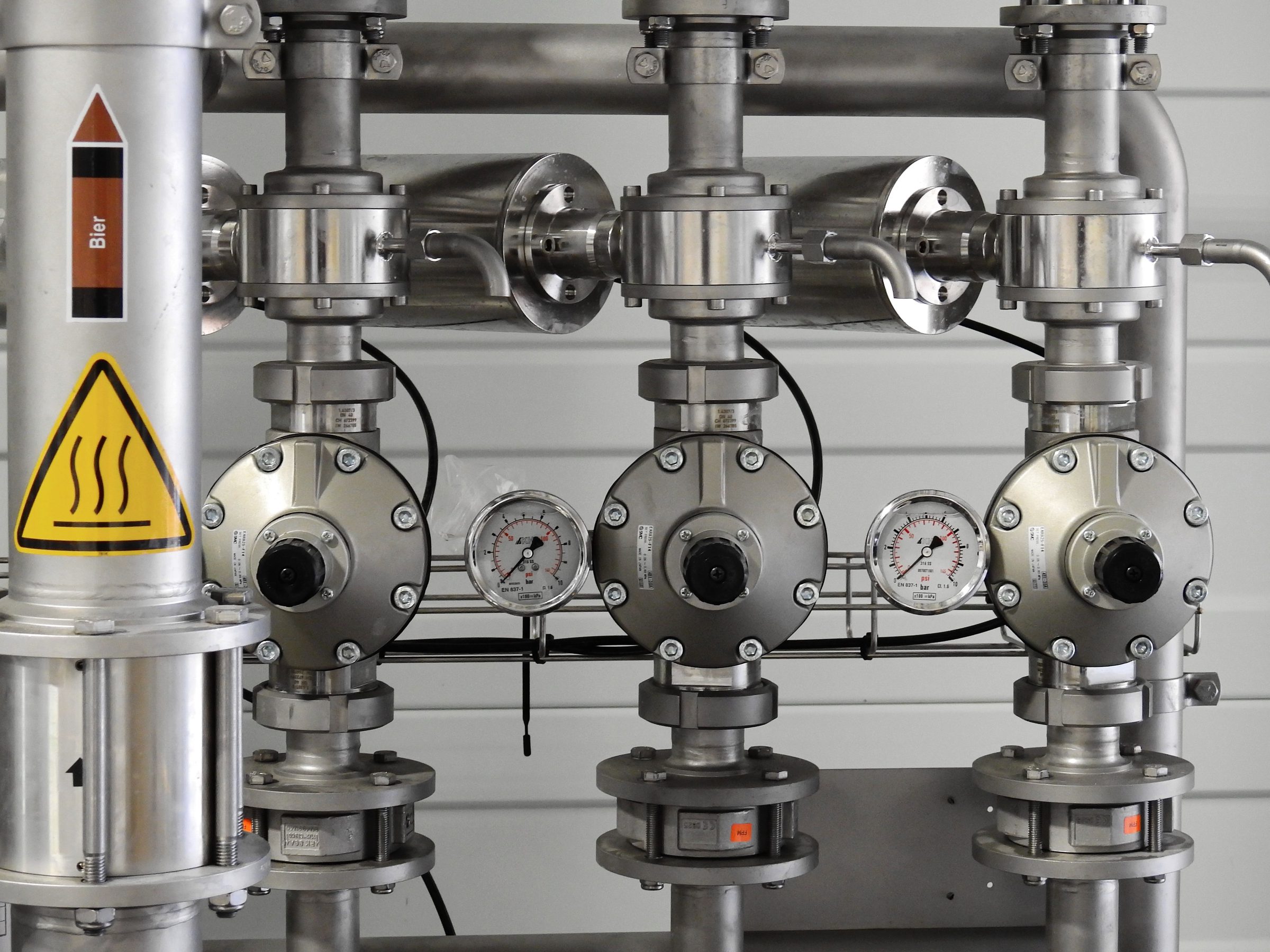 Valves and instrumentation on stainless process piping