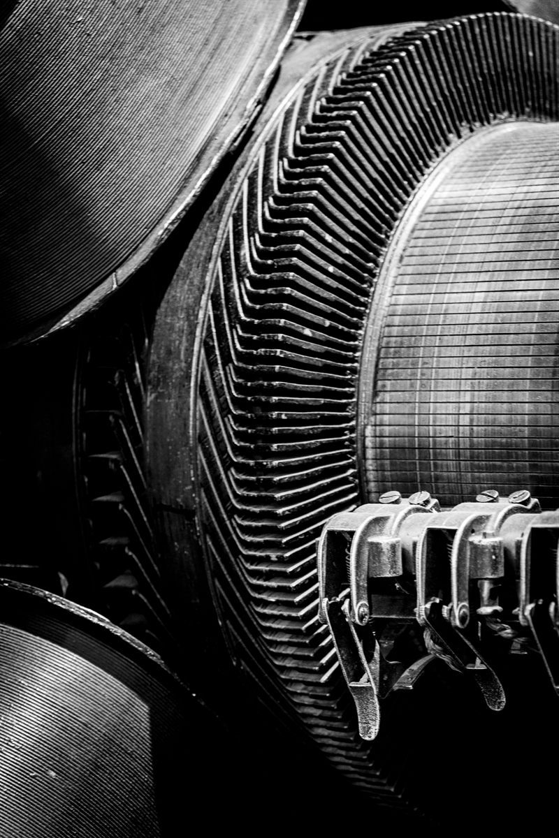 Steam turbine rotor with its rows of blades exposed